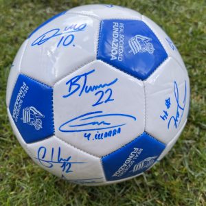Balón de fútbol de la Real Sociedad. Firmado por la plantilla